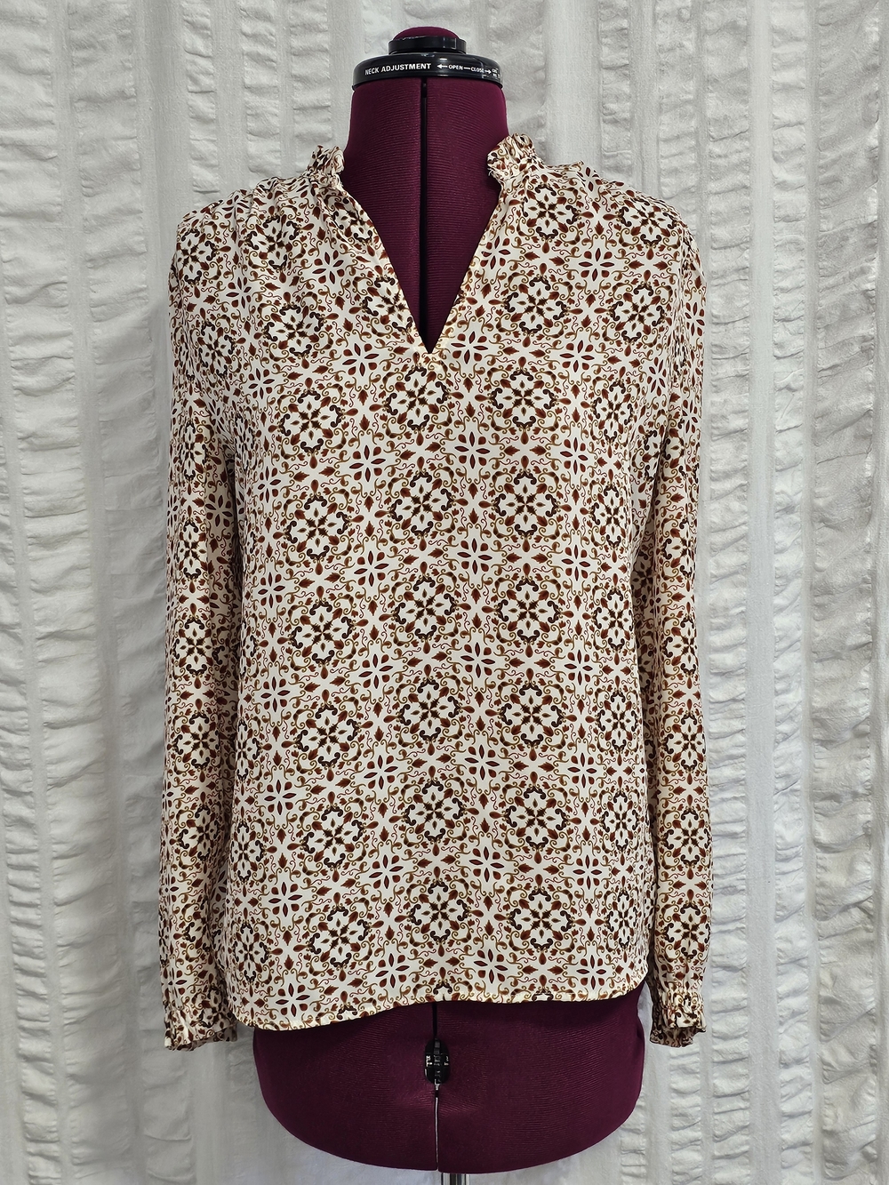Loft Women's Cream & Brown Medallion Geometric Printed V-Neck Long Sleeve Top